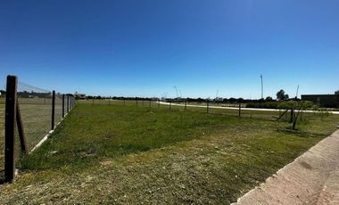 SE VENDE  LOTE EN AQUAVISTA BARRIO RESIDENCIAL