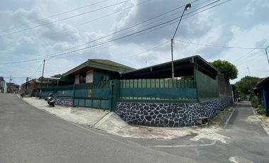 Rumah murah lahan luas di pajang  bonus furnish