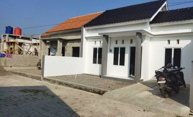 dijual rumah hrg 300jt bersih tinggal serah kunci rumah