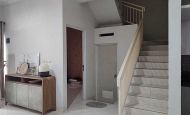 Rumah 2 Lantai di Griya Taman Executive Residence, Serua Tangerang