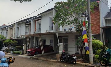 Rumah 2 Lantai di Griya Taman Executive Residence, Serua Tangerang