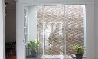 Rumah 2 Lantai di Griya Taman Executive Residence, Serua Tangerang