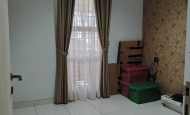 Rumah 2 Lantai di Griya Taman Executive Residence, Serua Tangerang