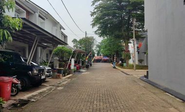 Rumah 2 Lantai di Griya Taman Executive Residence, Serua Tangerang