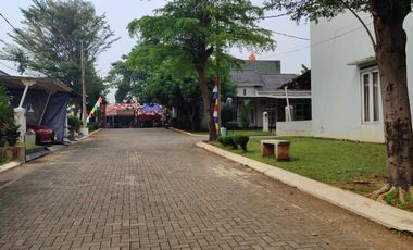 Rumah 2 Lantai di Griya Taman Executive Residence, Serua Tangerang