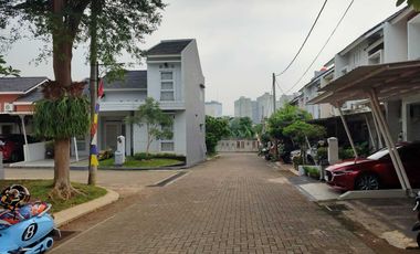 Rumah 2 Lantai di Griya Taman Executive Residence, Serua Tangerang