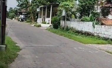 VILLA MEWAH DI BERBAH – SIAP HUNI + KOLAM RENANG PRIBADI!