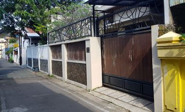 Rumah Furnished Strategis dekat Robinson Mall Laweyan Solo