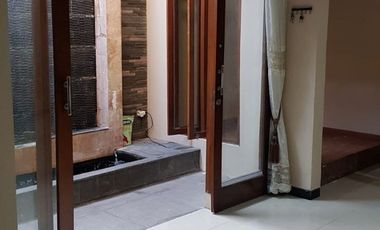 Rumah Furnished Strategis dekat Robinson Mall Laweyan Solo