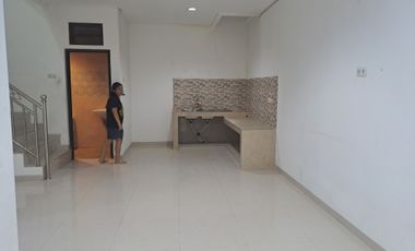 Rumah Disewa  taman ratu Kedoya Jakarta Barat