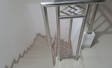 Rumah Disewa  taman ratu Kedoya Jakarta Barat