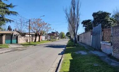 Lote con Caballerizas