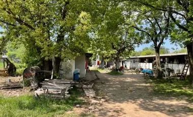 Lote con Caballerizas