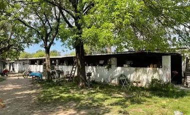 Lote con Caballerizas