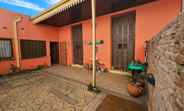 Venta casa 4 ambientes en Bernal Oeste