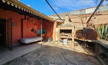 Venta casa 4 ambientes en Bernal Oeste