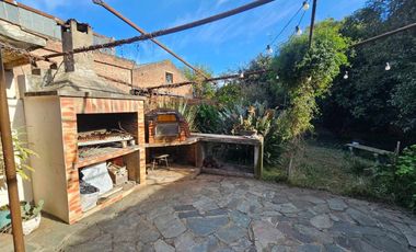 Venta casa 4 ambientes en Bernal Oeste