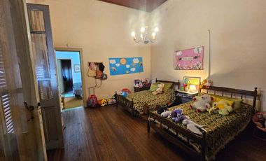 Venta casa 4 ambientes en Bernal Oeste