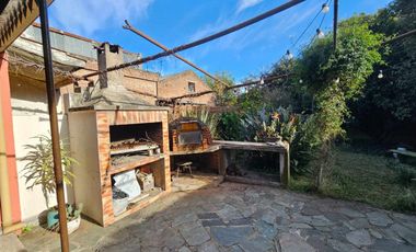 Venta casa 4 ambientes en Bernal Oeste