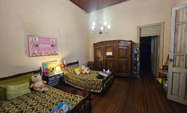Venta casa 4 ambientes en Bernal Oeste