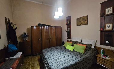 Venta casa 4 ambientes en Bernal Oeste