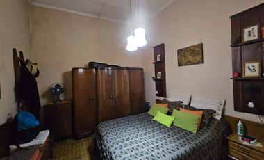 Venta casa 4 ambientes en Bernal Oeste
