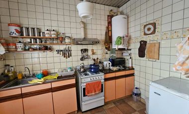 Venta casa 4 ambientes en Bernal Oeste