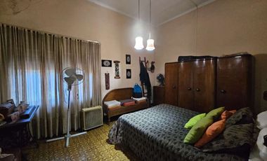 Venta casa 4 ambientes en Bernal Oeste