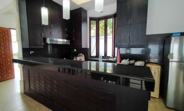 villa di nusa dua, 5 kmr tdr, lingkungan villa, ruangan besar
