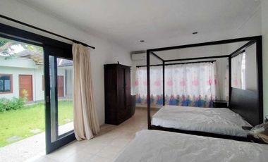 villa di nusa dua, 5 kmr tdr, lingkungan villa, ruangan besar