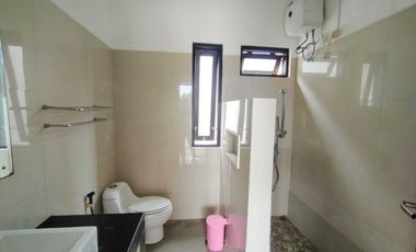 villa di nusa dua, 5 kmr tdr, lingkungan villa, ruangan besar
