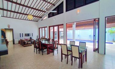 villa di nusa dua, 5 kmr tdr, lingkungan villa, ruangan besar