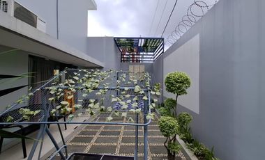 Rumah Mewah 2 Lantai dalam Perumahan Lokasi Dekat Kampus UPN