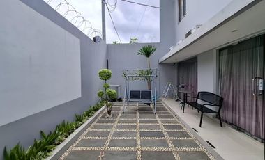 Rumah Mewah 2 Lantai dalam Perumahan Lokasi Dekat Kampus UPN