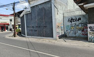 Rumah di Kaprabon solo kota lokasi strategis pinggir jalan