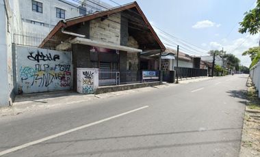 Rumah di Kaprabon solo kota lokasi strategis pinggir jalan