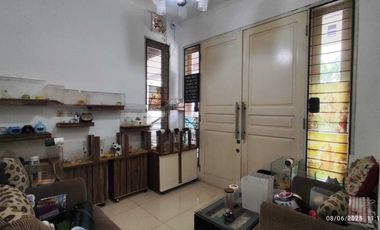 Rumah Modern 2,5 lantai 274mtr Private Pool Cipinang Elok