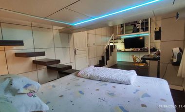 Rumah Modern 2,5 lantai 274mtr Private Pool Cipinang Elok