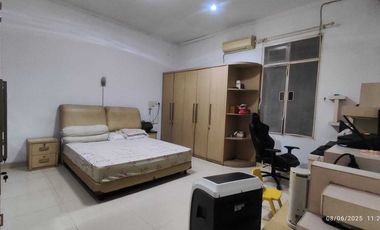 Rumah Modern 2,5 lantai 274mtr Private Pool Cipinang Elok