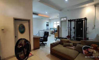 Rumah Modern 2,5 lantai 274mtr Private Pool Cipinang Elok