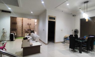 Rumah Modern 2,5 lantai 274mtr Private Pool Cipinang Elok