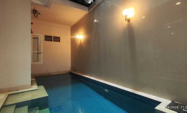 Rumah Modern 2,5 lantai 274mtr Private Pool Cipinang Elok
