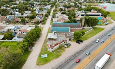 Venta, Fabrica/Galpón, 1633 m2 en 2 plantas con local a la calle, Ruta 2 y Strobel
