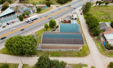 Venta, Fabrica/Galpón, 1633 m2 en 2 plantas con local a la calle, Ruta 2 y Strobel