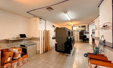 Venta, Fabrica/Galpón, 1633 m2 en 2 plantas con local a la calle, Ruta 2 y Strobel