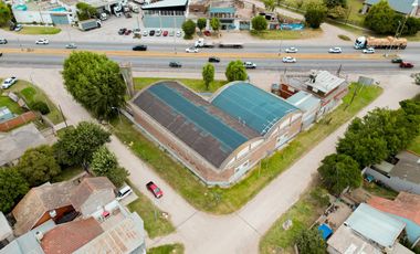 Venta, Fabrica/Galpón, 1633 m2 en 2 plantas con local a la calle, Ruta 2 y Strobel