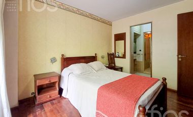 VENTA DUPLEX DE CUATRO DORMITORIOS MAS COMODIN EN BARRIO MARTIN