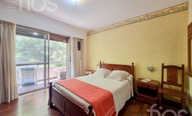 VENTA DUPLEX DE CUATRO DORMITORIOS MAS COMODIN EN BARRIO MARTIN