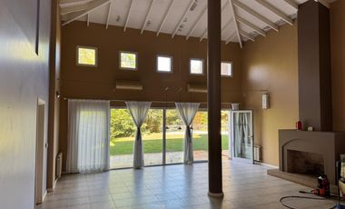 Casa en  Abril Club de Campo