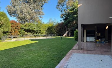 Casa en  Abril Club de Campo